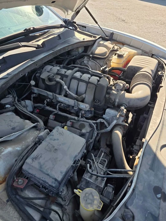 2014 Dodge Charger 6th Gen - Image 5 of 10