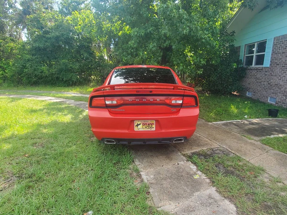 2014 Dodge Charger 7th Gen - Image 4 of 8
