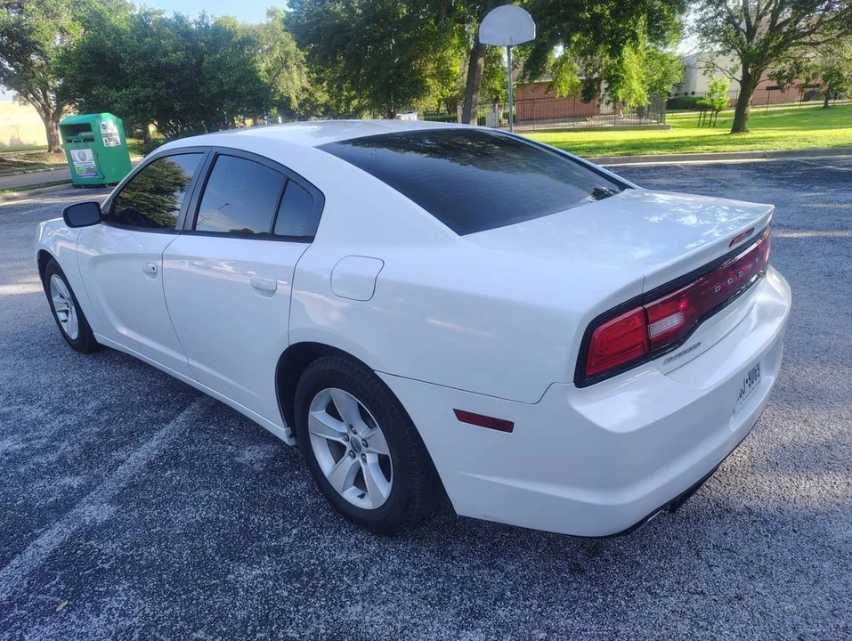 2014 Dodge Charger 7th Gen - Image 9 of 16