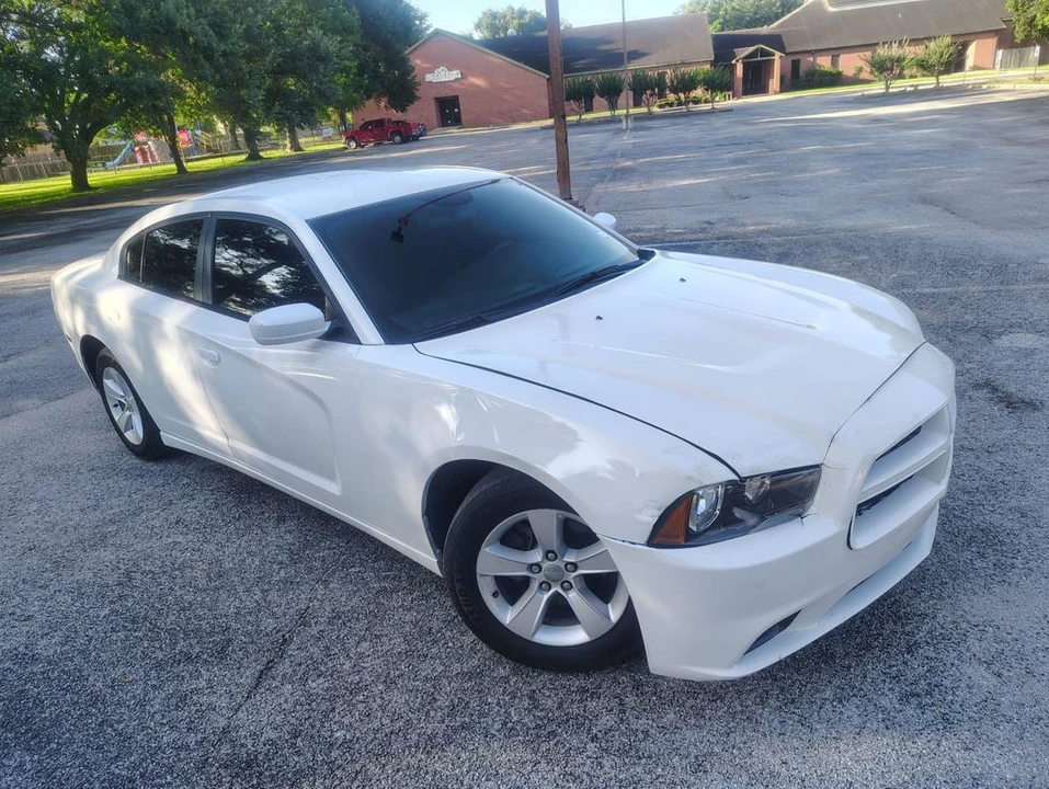2014 Dodge Charger 7th Gen - Image 4 of 16