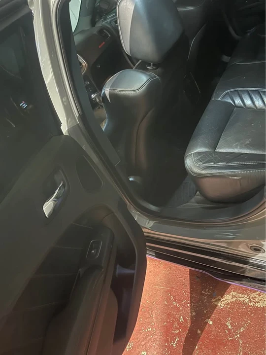 2019 Parts & Memorabilia Seats & Interior - Image 3 of 5
