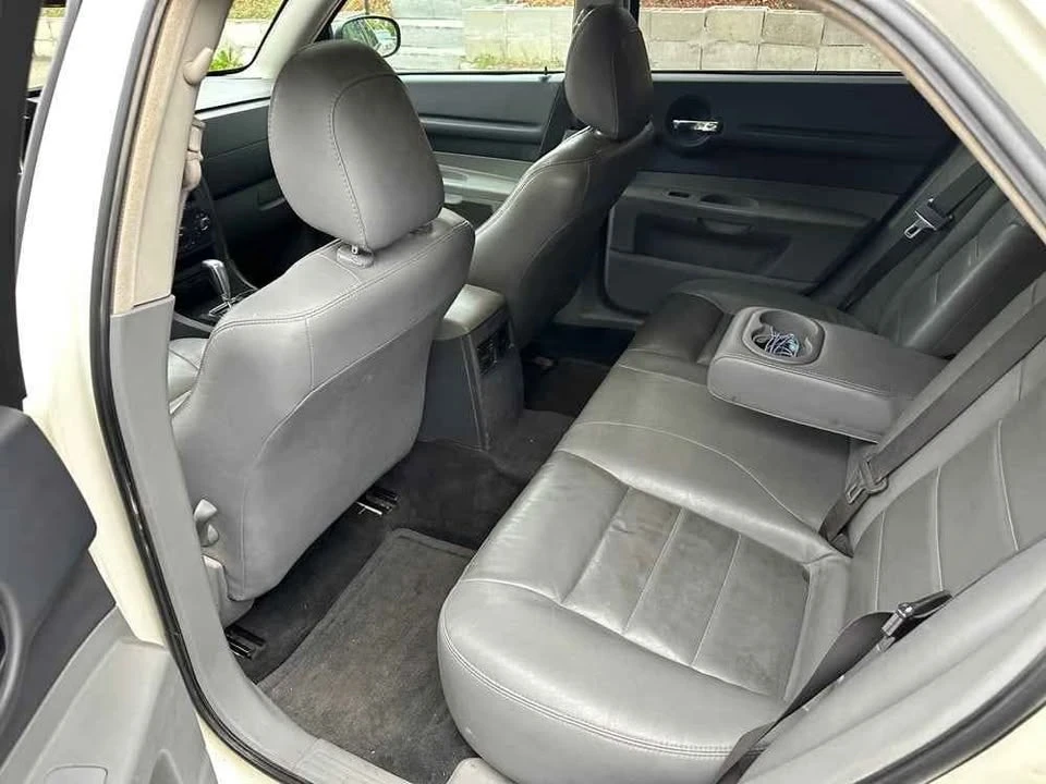 2005 Dodge Magnum 2nd Gen Wagon - Image 10 of 10