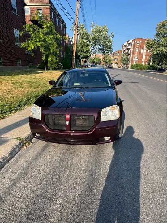 2005 Dodge Magnum 2nd Gen Wagon - Image 2 of 6