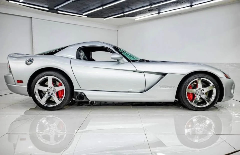 2010 Dodge Viper 4th Gen - Image 3 of 10