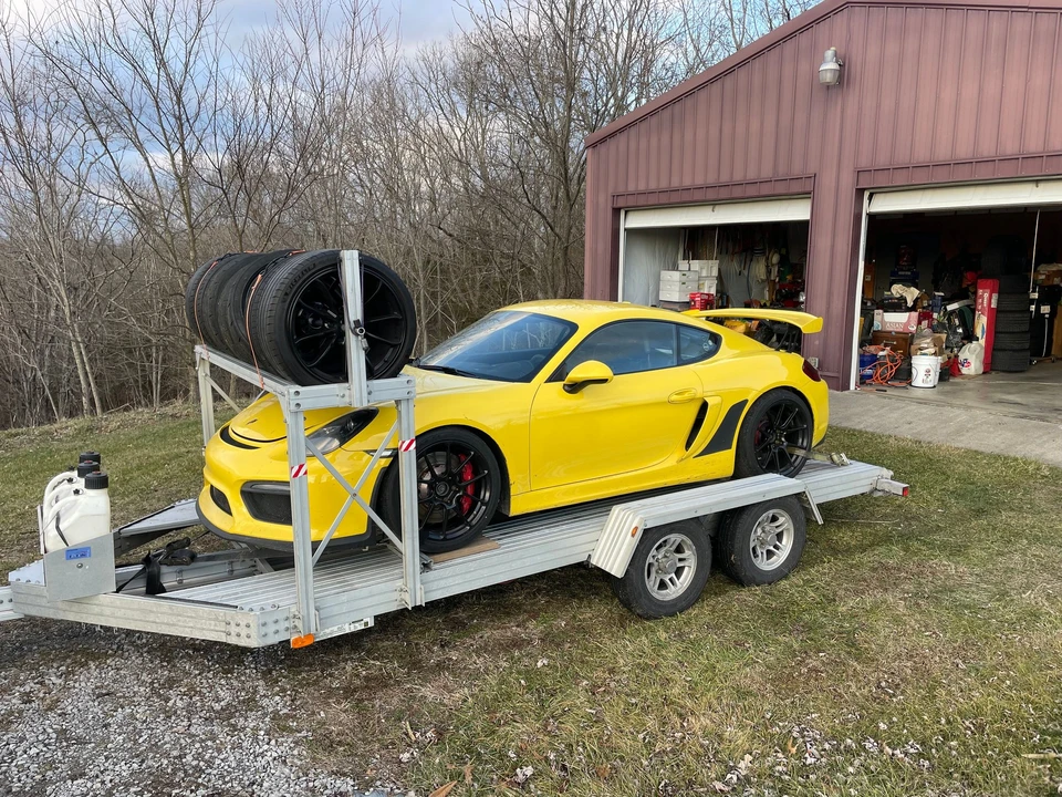 2016 Porsche 981 Cayman GT4 - Image 2 of 11