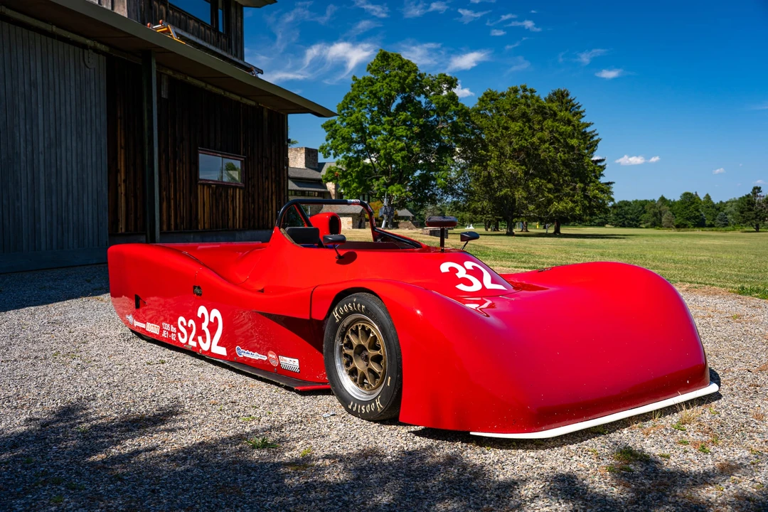 Vehicle image 3 of 31