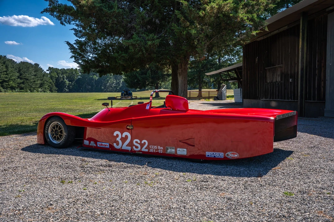 Vehicle image 9 of 31