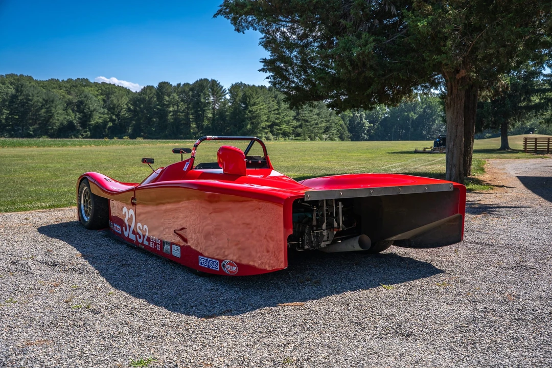 Vehicle image 10 of 31