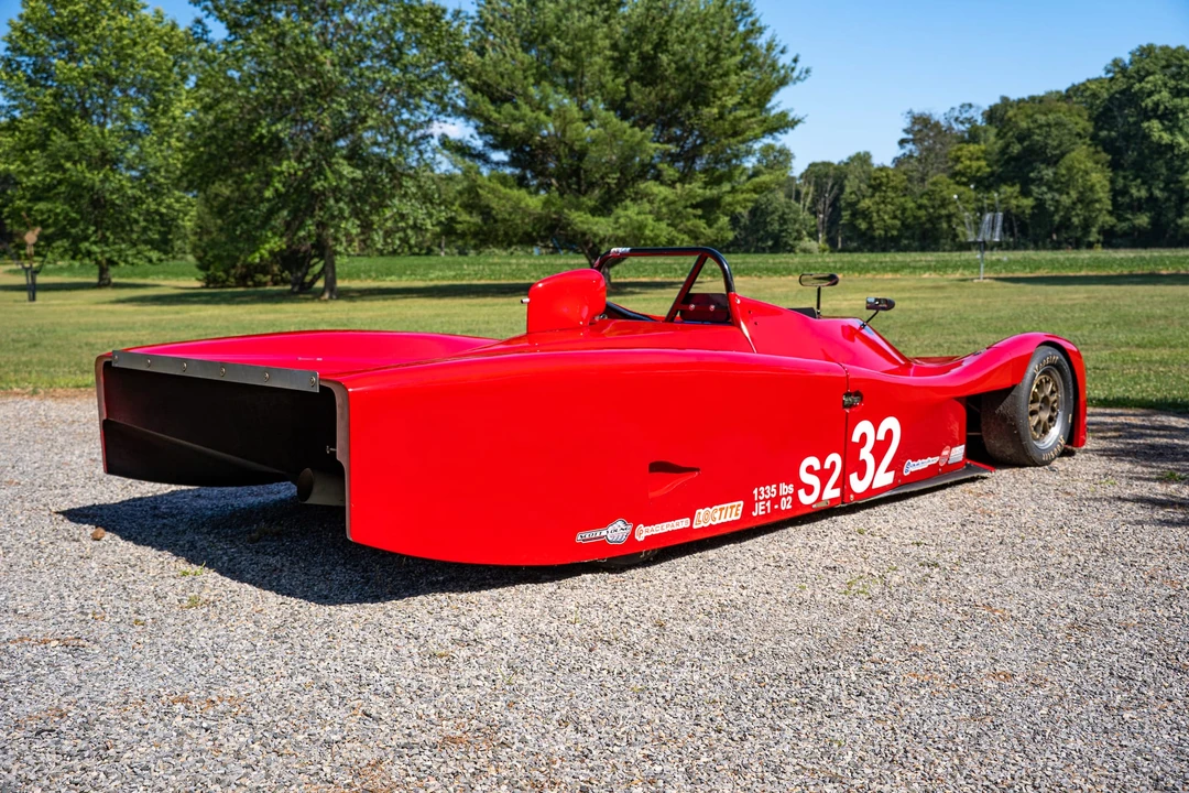 Vehicle image 13 of 31