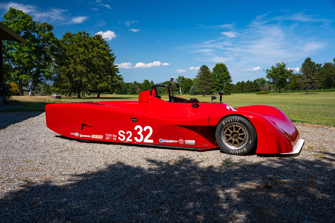 Vehicle image 17 of 31