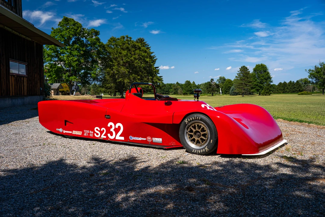 Vehicle image 18 of 31