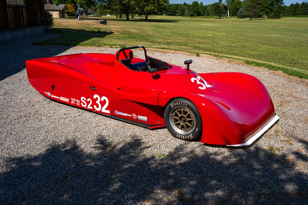 Vehicle image 19 of 31