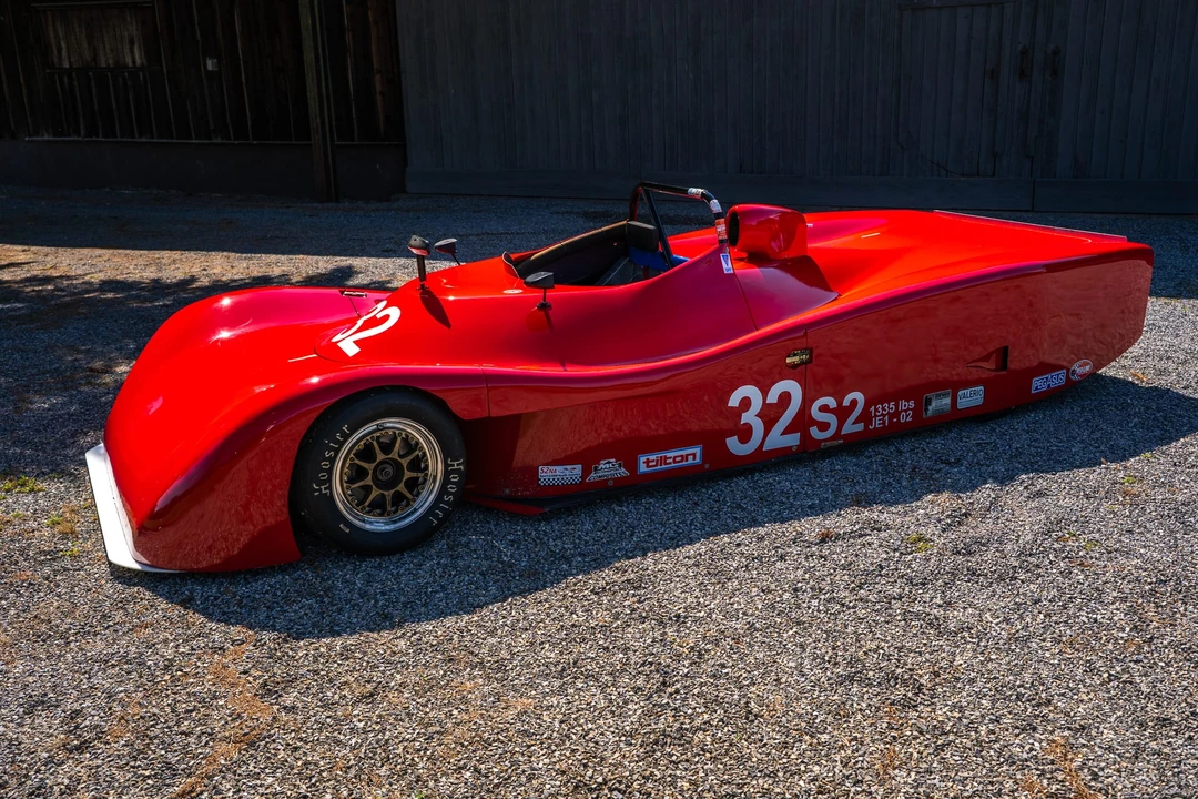 Vehicle image 22 of 31