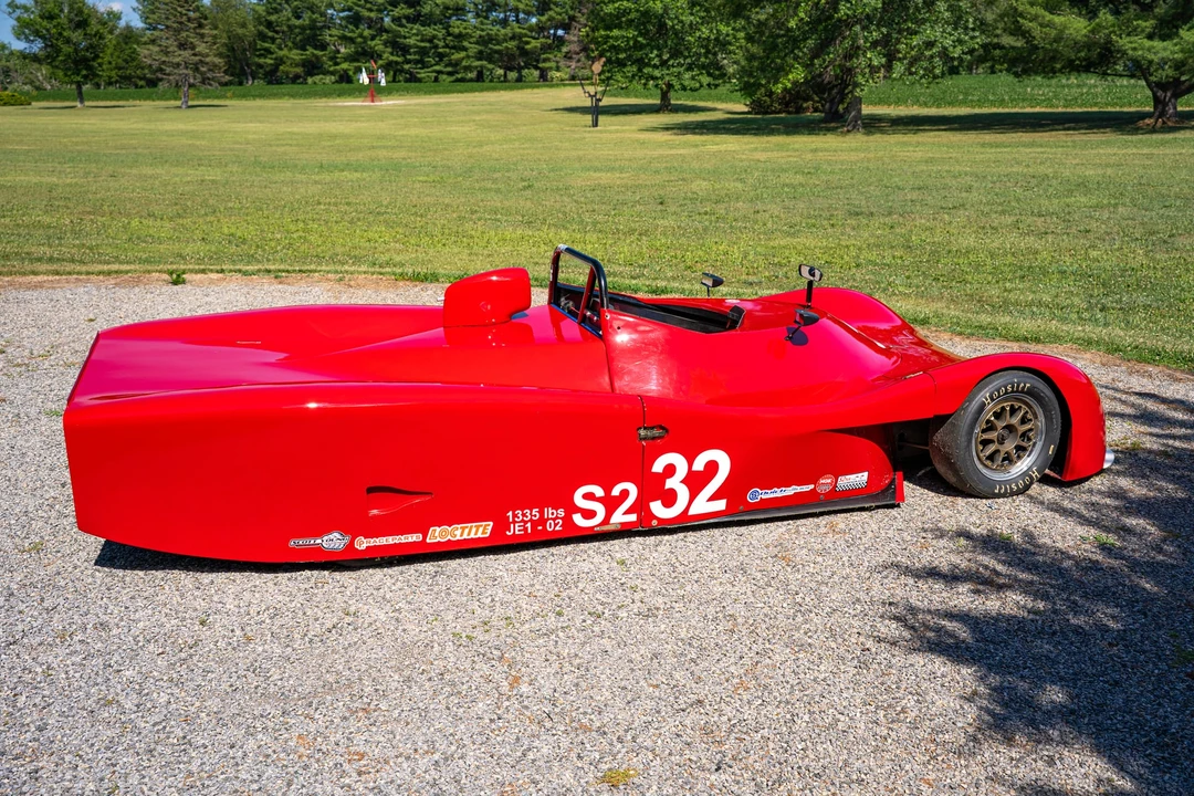 Vehicle image 28 of 31
