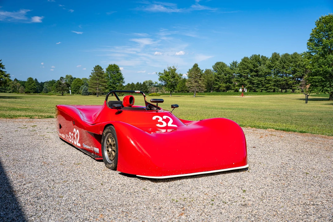Vehicle image 21 of 31