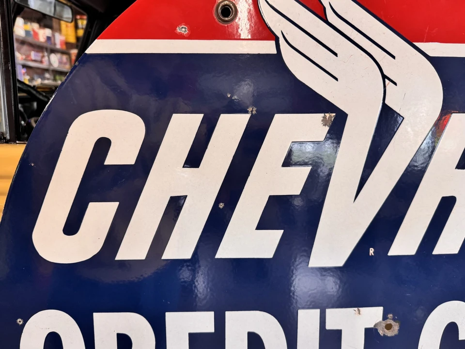 Chevron - Image 30 of 31