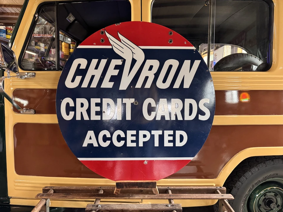 Chevron - Image 15 of 31
