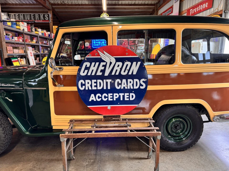 Chevron - Image 14 of 31