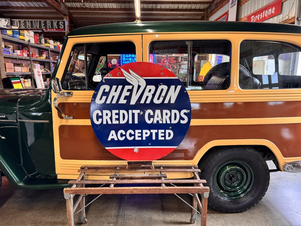 Chevron - Image 13 of 31