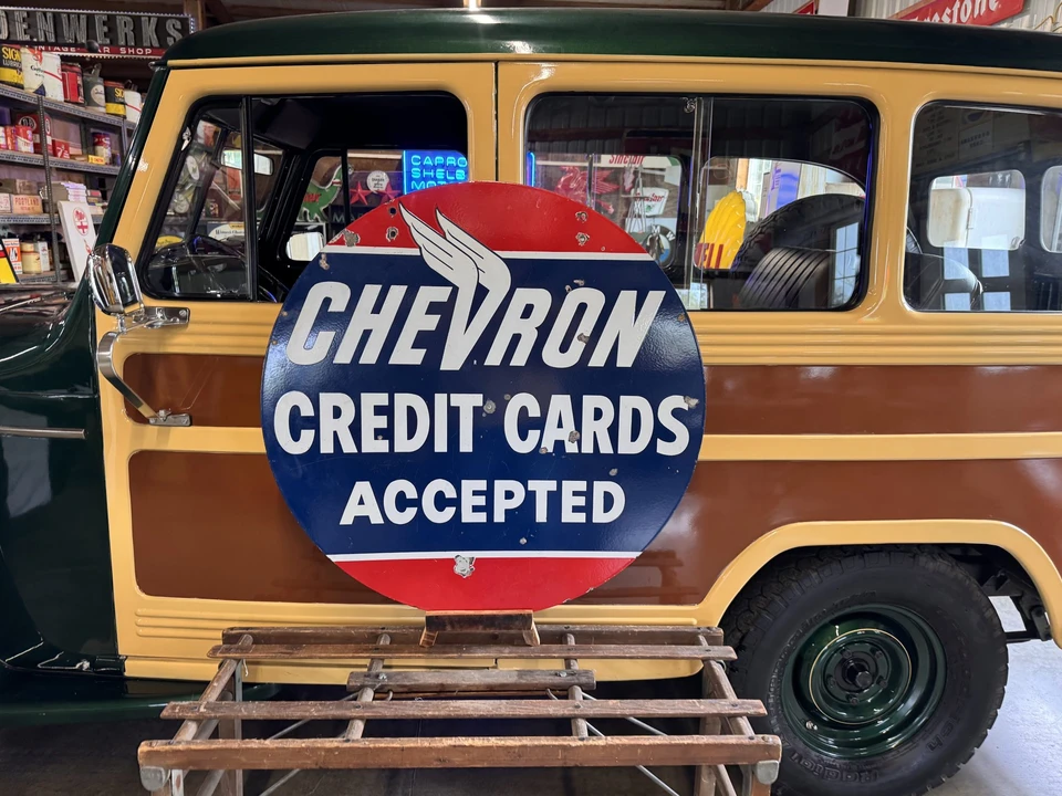 Chevron - Image 12 of 31
