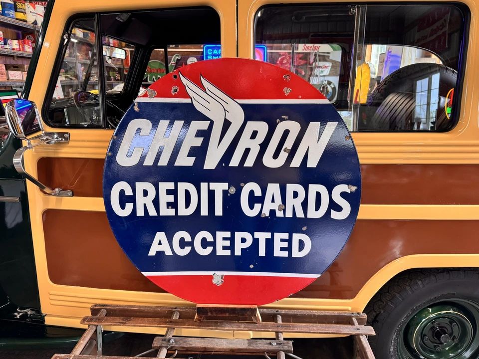 Chevron - Image 11 of 31