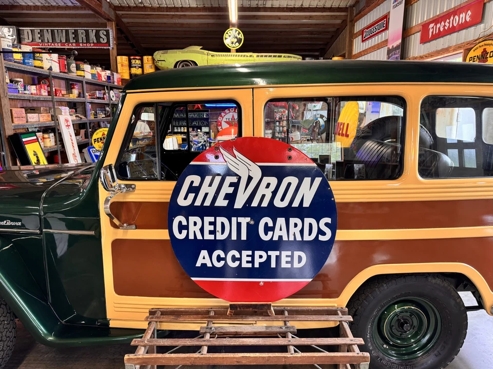 Chevron - Image 9 of 31