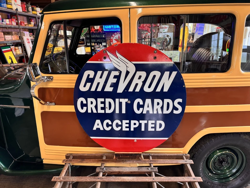 Chevron - Image 8 of 31