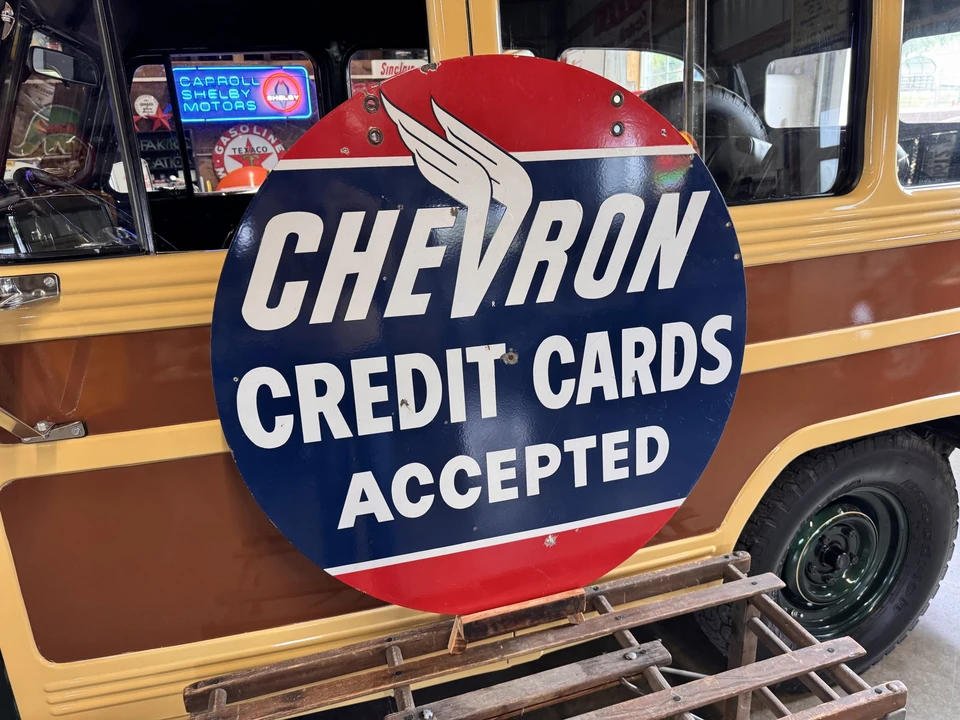 Chevron - Image 7 of 31