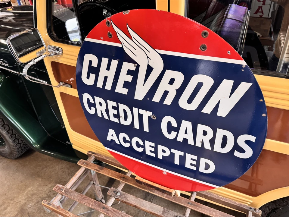 Chevron - Image 3 of 31