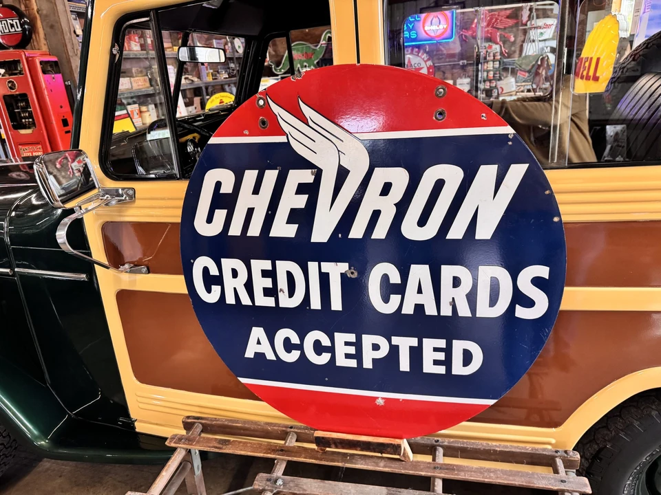 Chevron - Image 2 of 31