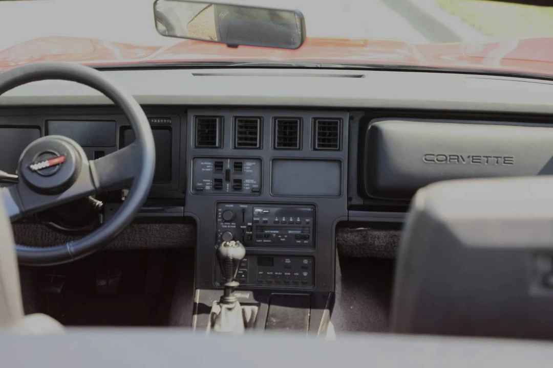 1987 Chevrolet Corvette C4 - Image 9 of 15