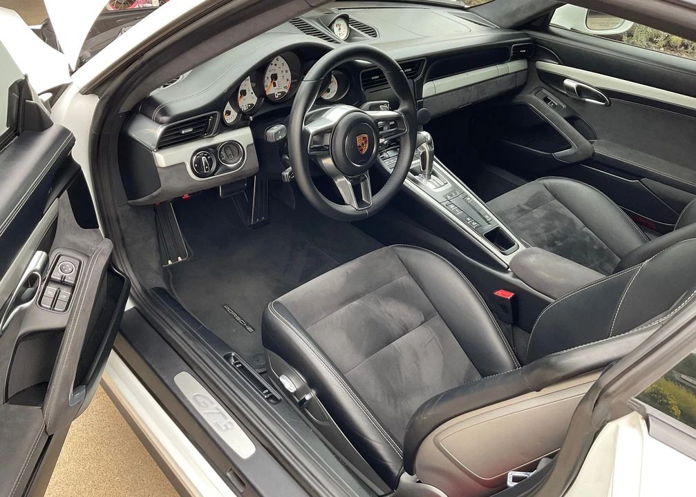 2015 Porsche 991 GT3 - Image 20 of 31