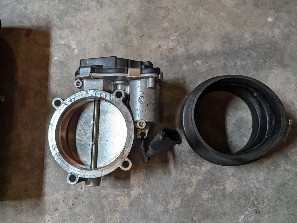 2014 Parts & Memorabilia Mechanical Components - Image 2 of 8