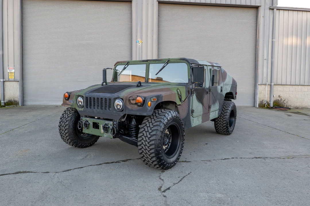 2001 Hummer HMMWV - Image 3 of 31