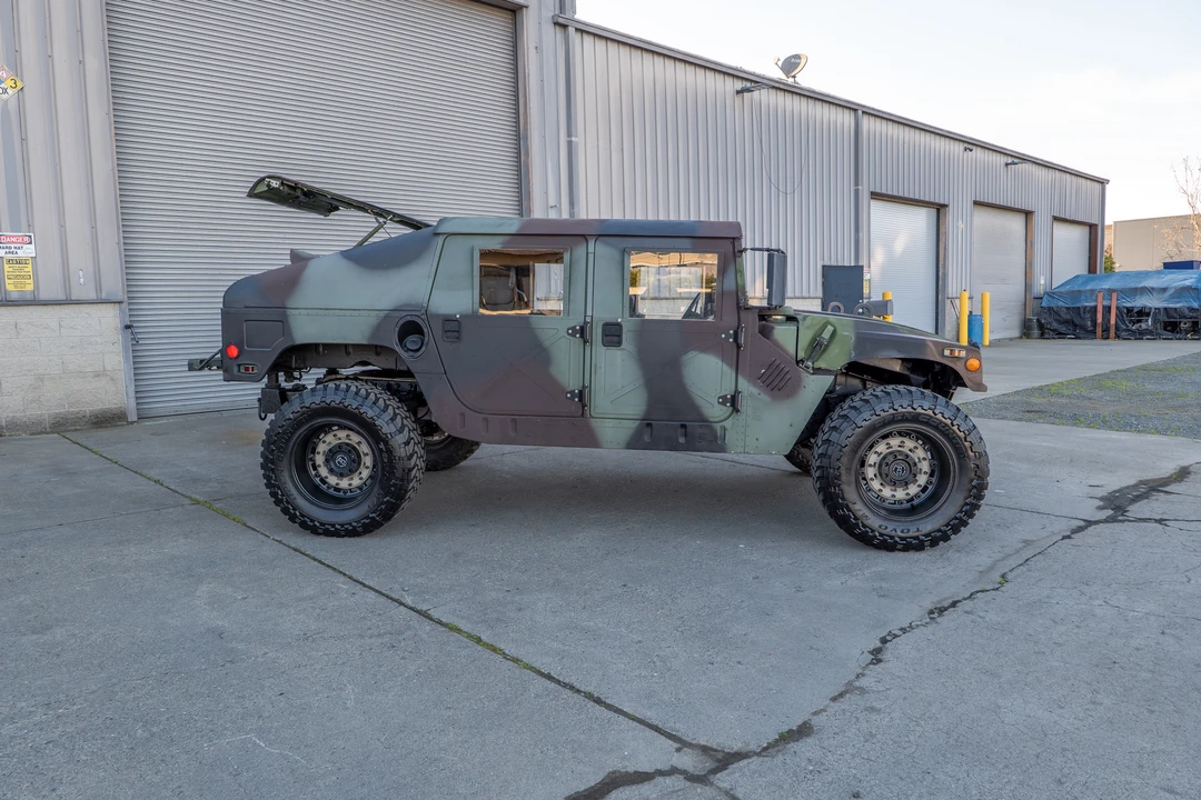 2001 Hummer HMMWV - Image 10 of 31