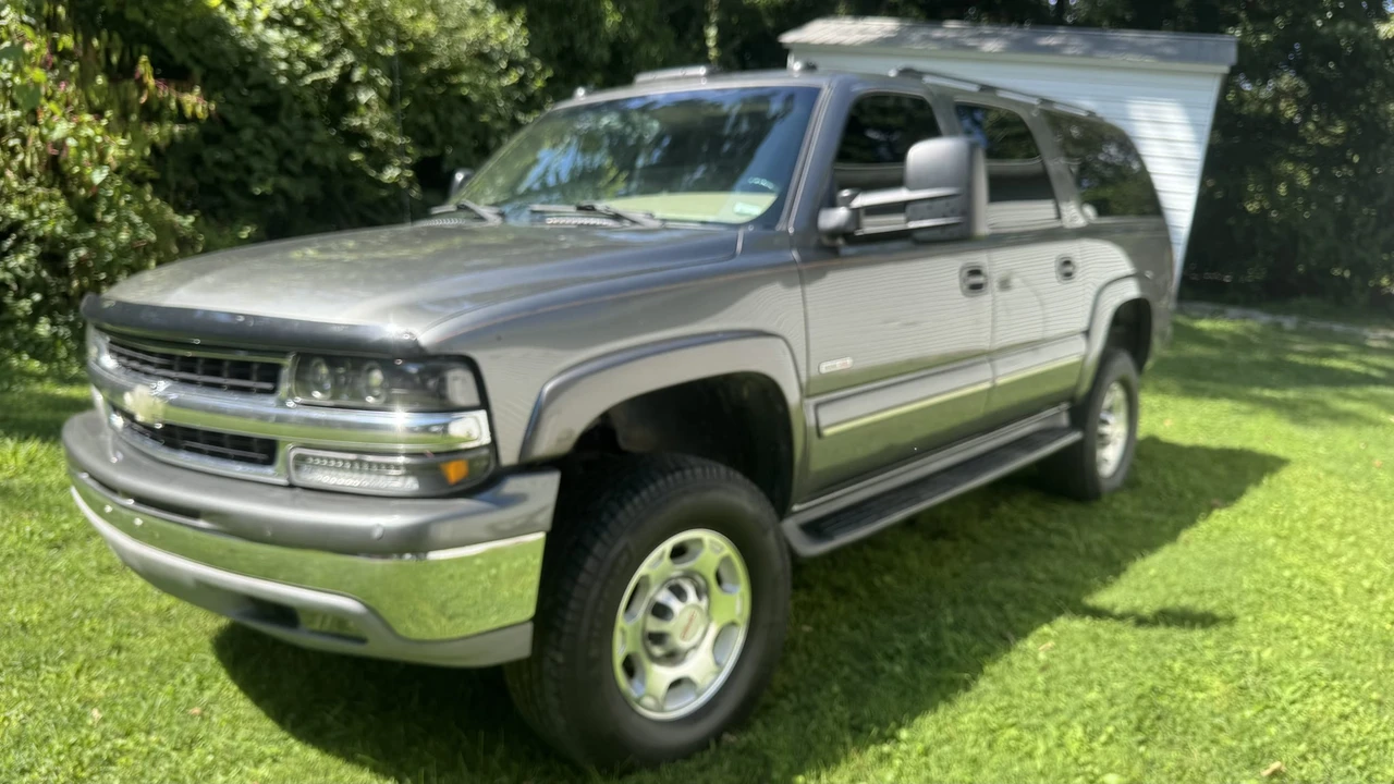 2001 Chevrolet Suburban 9th Gen - Image 15 of 31