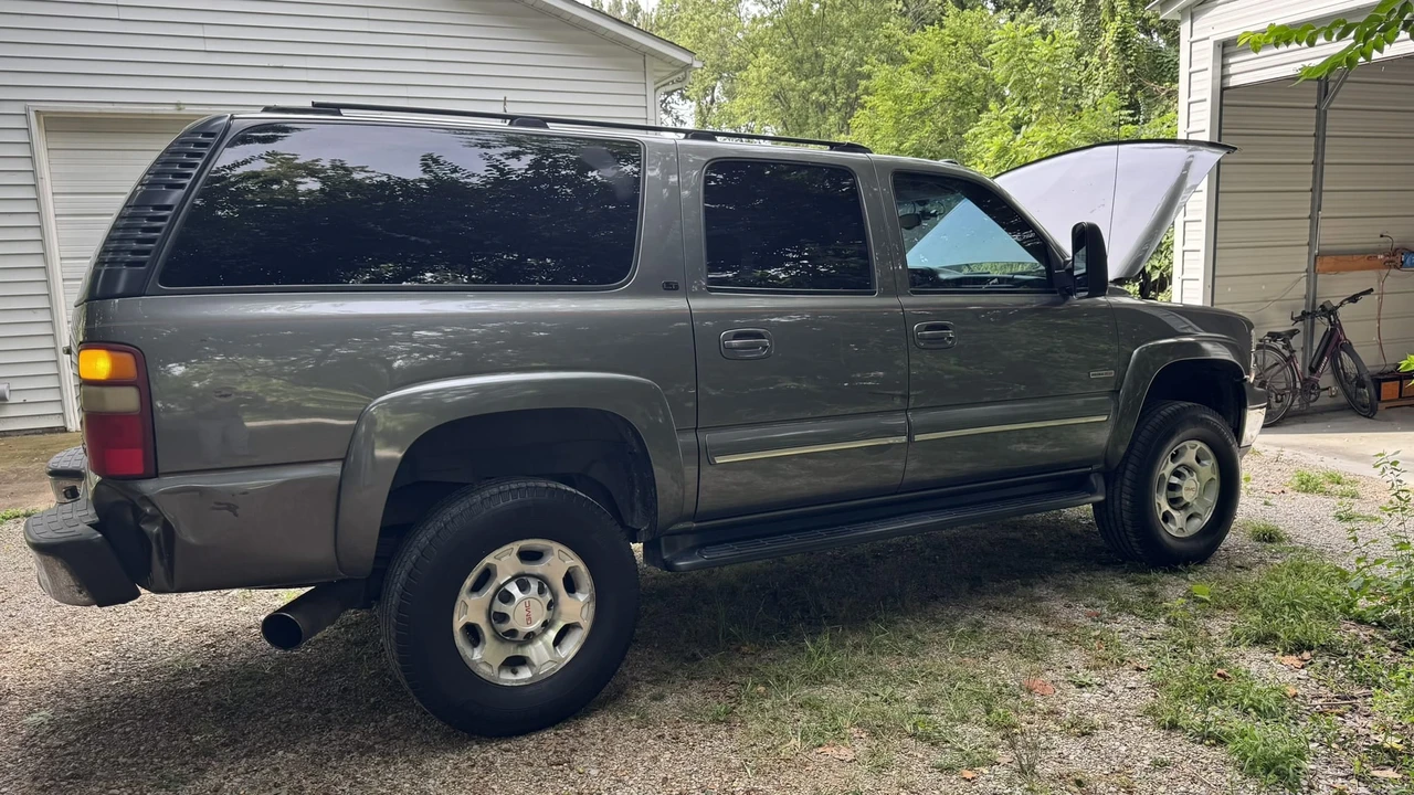 2001 Chevrolet Suburban 9th Gen - Image 7 of 31