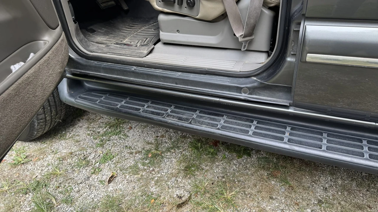2001 Chevrolet Suburban 9th Gen - Image 28 of 31