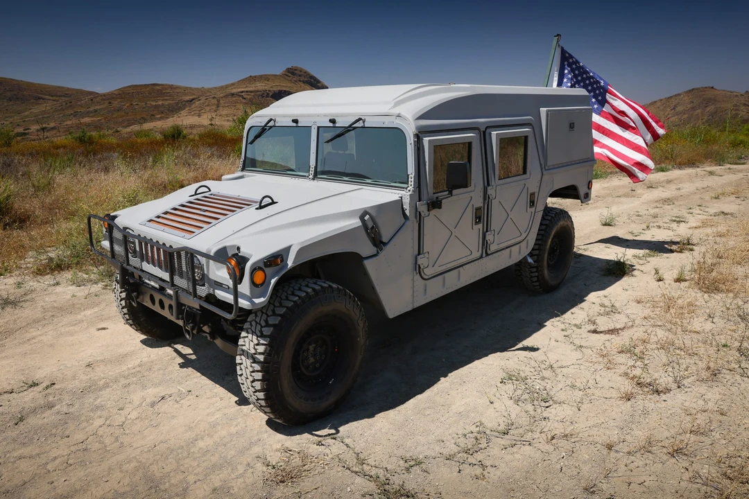 2003 Hummer HMMWV - Image 2 of 31