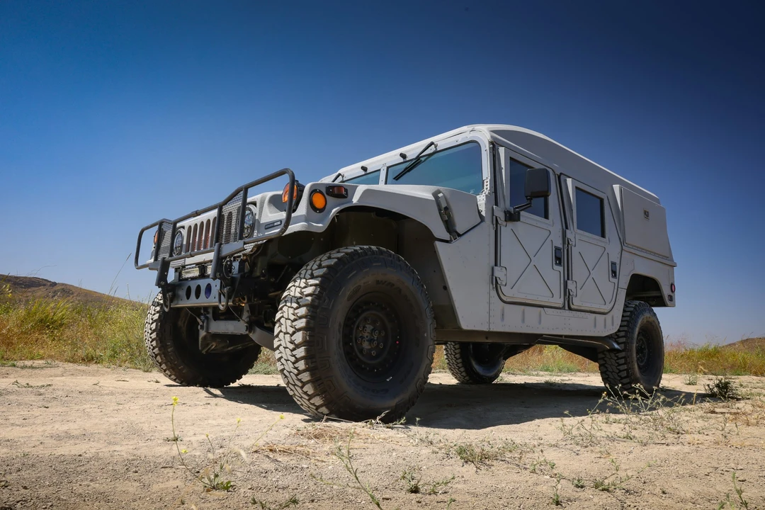 2003 Hummer HMMWV - Image 4 of 31