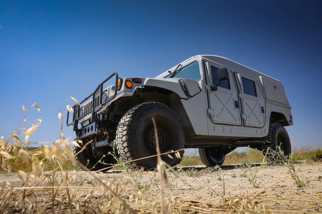 2003 Hummer HMMWV - Image 3 of 31