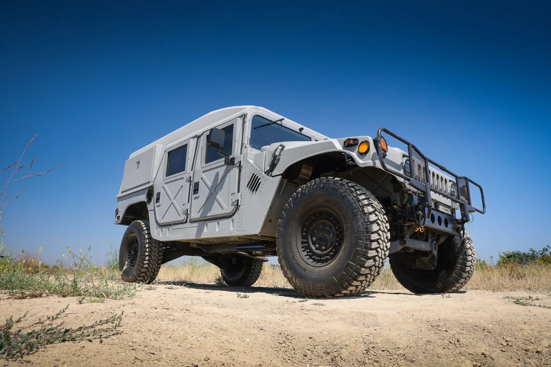 2003 Hummer HMMWV - Image 10 of 31