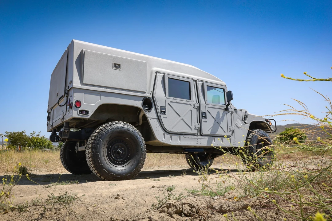 2003 Hummer HMMWV - Image 24 of 31
