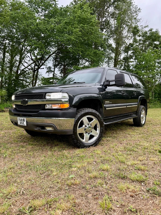 2003 Chevrolet Suburban 9th Gen - Image 8 of 31