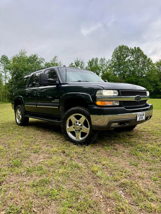 2003 Chevrolet Suburban 9th Gen - Image 21 of 31