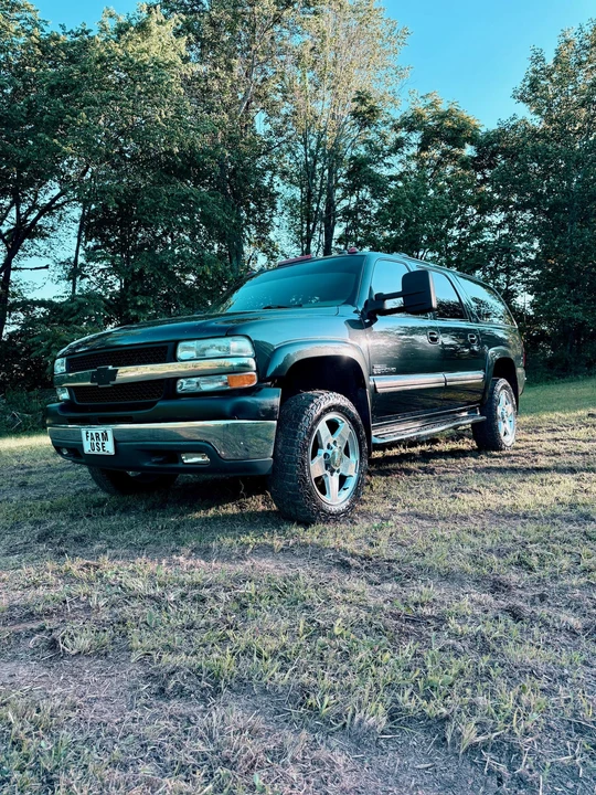 2003 Chevrolet Suburban 9th Gen - Image 14 of 31