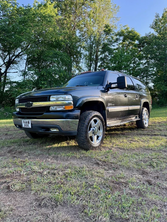 2003 Chevrolet Suburban 9th Gen - Image 11 of 31