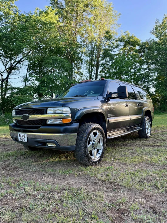 2003 Chevrolet Suburban 9th Gen - Image 12 of 31