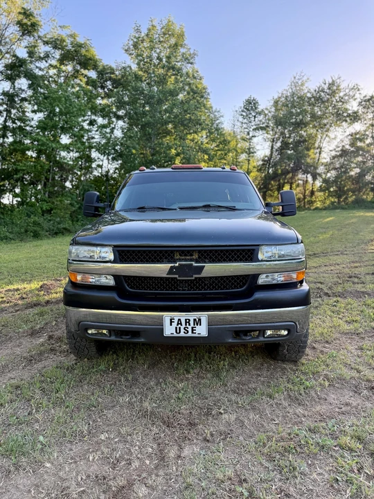 2003 Chevrolet Suburban 9th Gen - Image 17 of 31