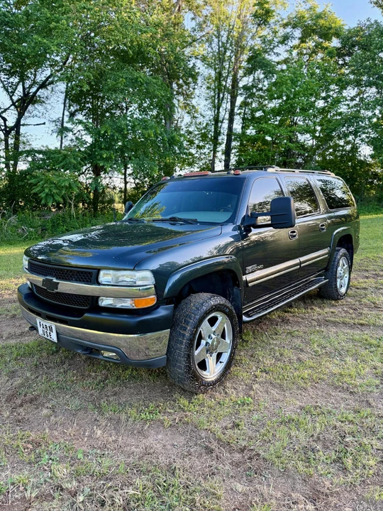 2003 Chevrolet Suburban 9th Gen - Image 10 of 31